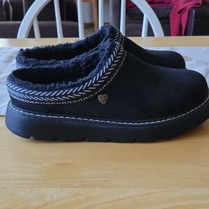 Skecher Bobs Memory Foam Black Suede Slip-On Clogs with Heart Detail ❤️